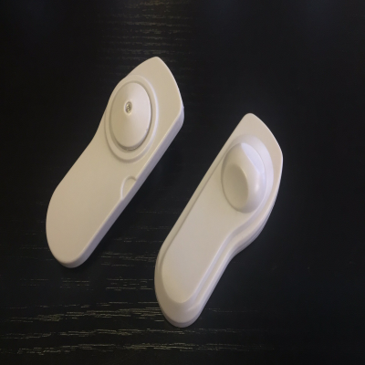 靈天智能RFID電子標簽在服裝行業(yè)里的應用